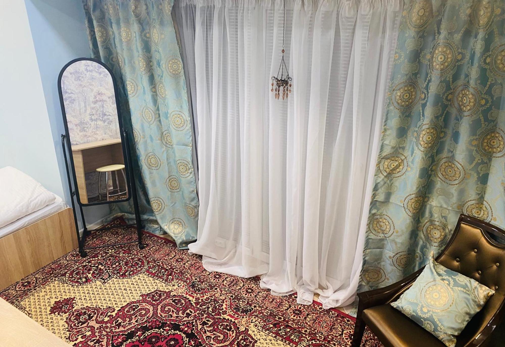Like Home Hostel Na Shevchenko, 162Б อัลมาตี ภายนอก รูปภาพ