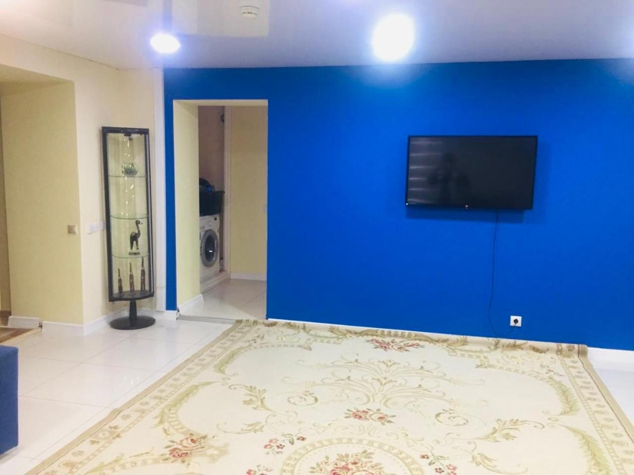 Like Home Hostel Na Shevchenko, 162Б อัลมาตี ภายนอก รูปภาพ